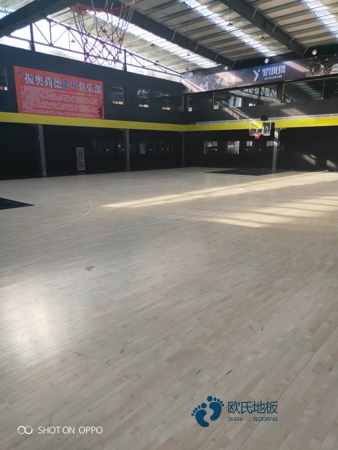 用哪种篮球体育地板价格一般多少钱一平方米
