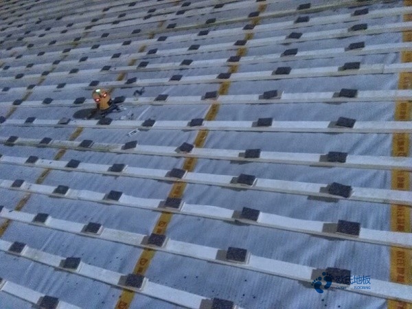 室内篮球体育地板施工费用