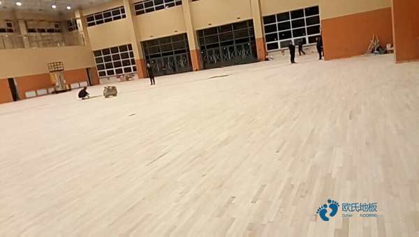 篮球场地木地板报价3