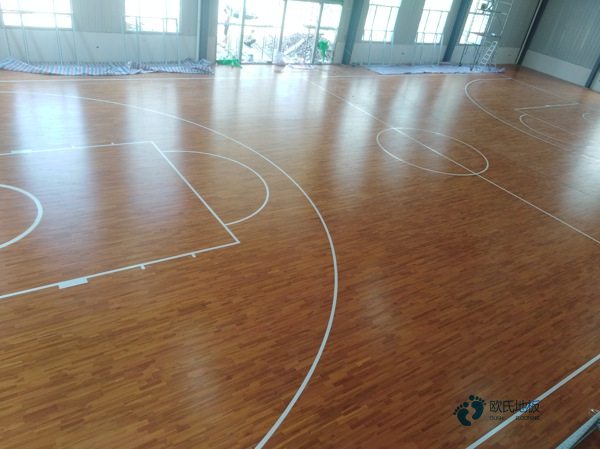 一般体育地板大概多少钱